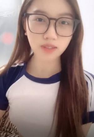 【06粥粥粉】开档丝袜~口爆深喉射嘴~掐脖子~无套内射 9