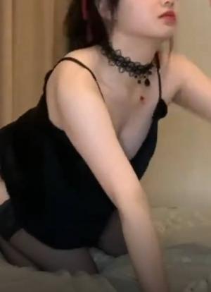 高颜嫩模_黑丝大奶超爱吃肉棒_无套后入猛操蜜汁穴_精液射满背