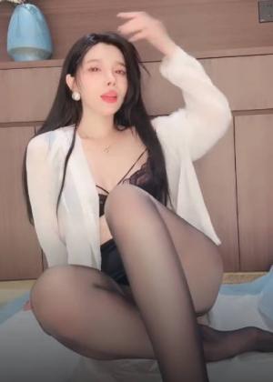 【白熙】魔鬼身材油亮丝袜绝美白虎销魂口舌自慰爆插狂喷 3