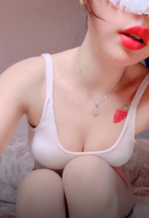 瑜伽翘臀女神【瑜伽甜甜酱】SSS曲线 肤如凝脂美乳圆奶 又大又翘的肥臀 性感大长腿 跳蛋自慰流白浆 爽死了