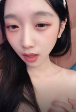 绝美校花纯欲母狗“菠萝吹吹”骚出天际合集 1