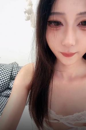 小兔子张张! 纯欲母狗校花 奶子很正圆而美 性感开档情趣服 主动吃鸡无套啪啪 内射 (3)