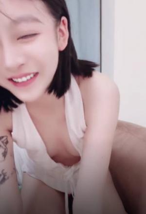 『小艺同学』『源源baby』两个极品校花级嫩妹4P淫乱，淫声荡语 终极梦想盛宴 2