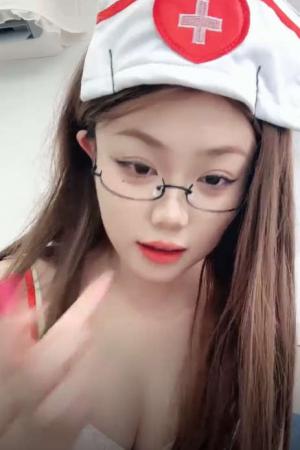 丰满学妹【仙鹤】零距离滋尿 道具自慰 4