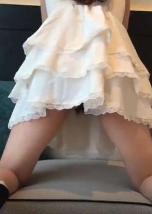 东坡先生 素人大学生真实啪啪足交舔逼，粉嫩大毛逼骚妹 2